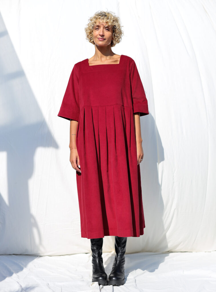 Oversized needlecord dress VALERIE in red pear - Image 2
