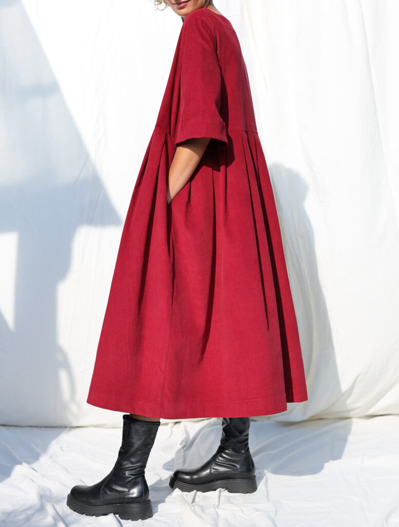 Oversized needlecord dress VALERIE in red pear - Image 3