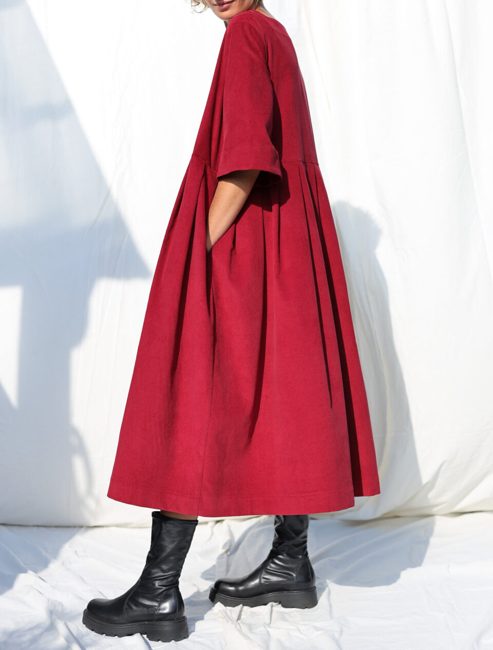 Oversized needlecord dress VALERIE in red pear - Image 3