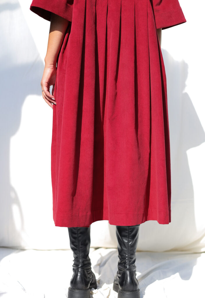 Oversized needlecord dress VALERIE in red pear - Image 4