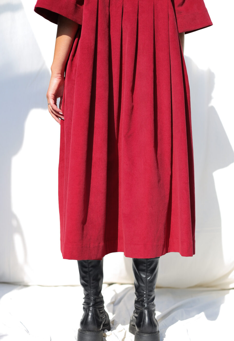 Oversized needlecord dress VALERIE in red pear - Image 4