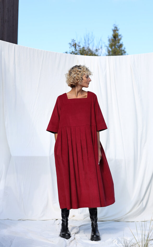 Oversized needlecord dress VALERIE in red pear | Dress | Sustainable clothing | OffOn clothing