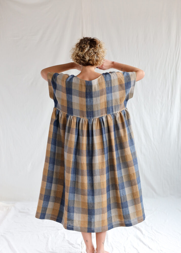 Linen oversize dress in checks SILVINA - Image 3