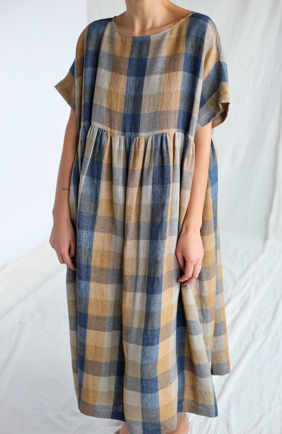 Linen oversize dress in checks SILVINA - Image 5