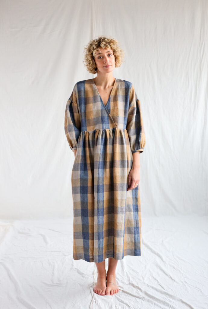 Linen V-neck dropped shoulders dress | Dress | Sustainable clothing | OffOn clothing