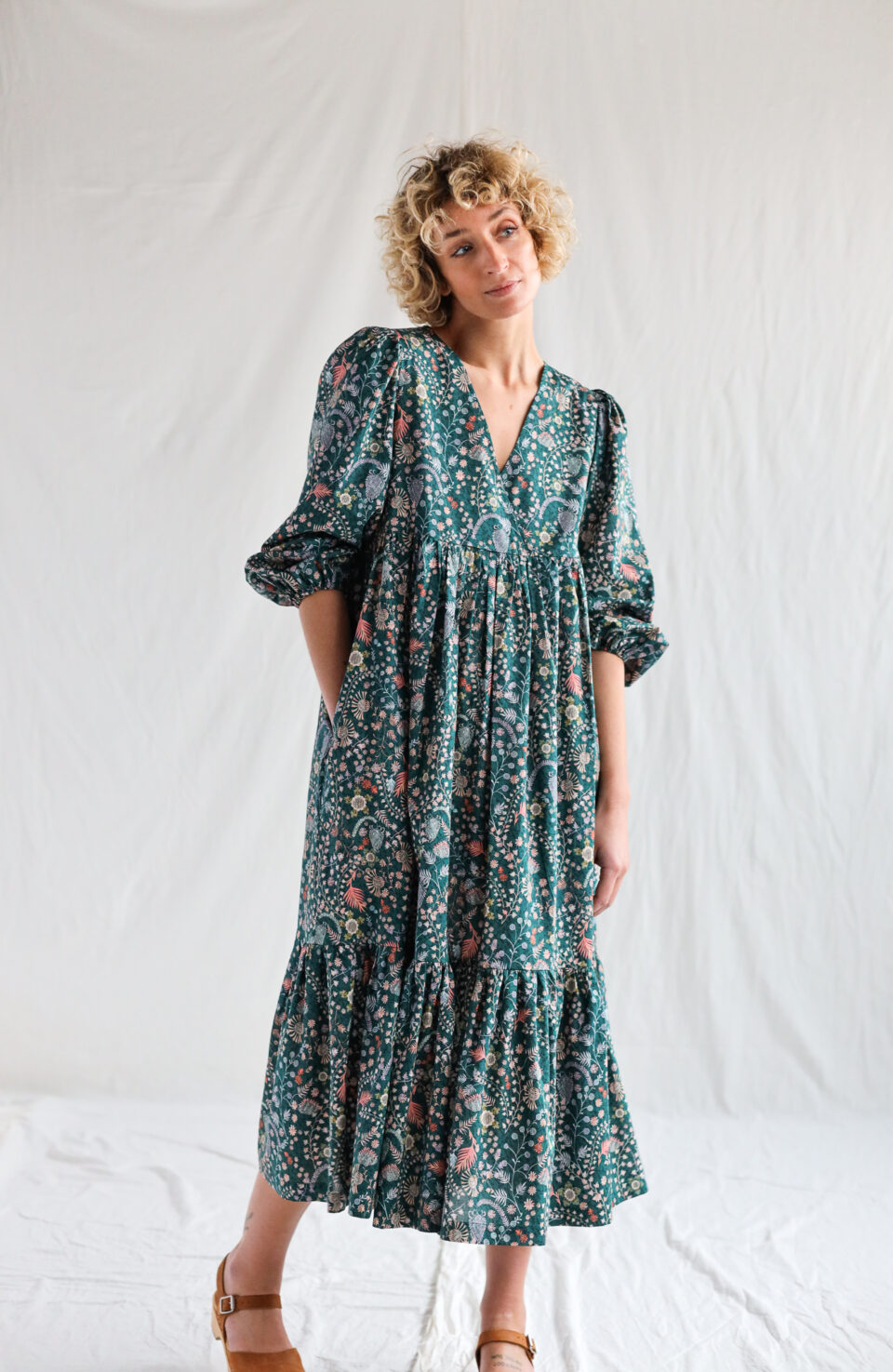 Flowy overlapped V-neck boho dress CROCHET MEADOW - Image 3
