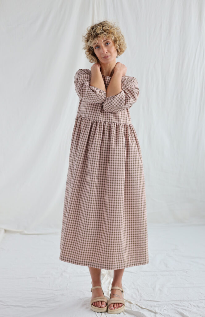 Dropped shoulders pink gingham seersucker dress PERLA - Image 1