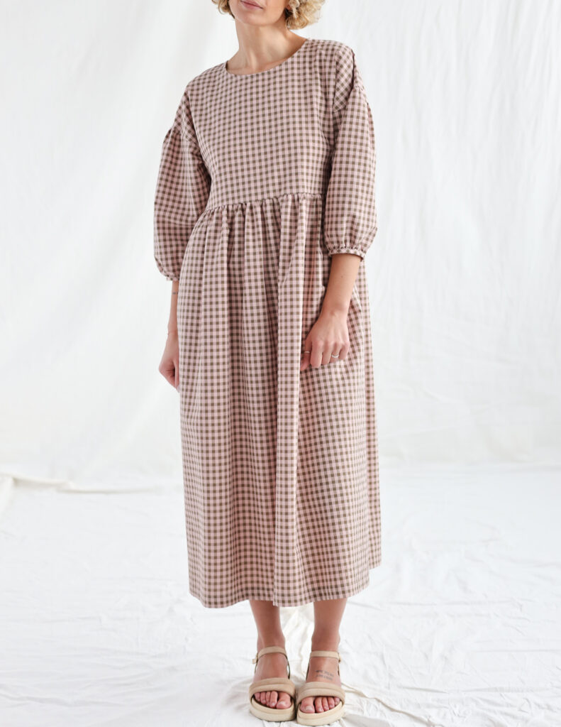 Dropped shoulders pink gingham seersucker dress PERLA | Dress | Sustainable clothing | OffOn clothing