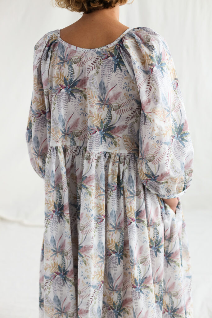 Oversized reversible floral print dress ADEOYE - Image 3