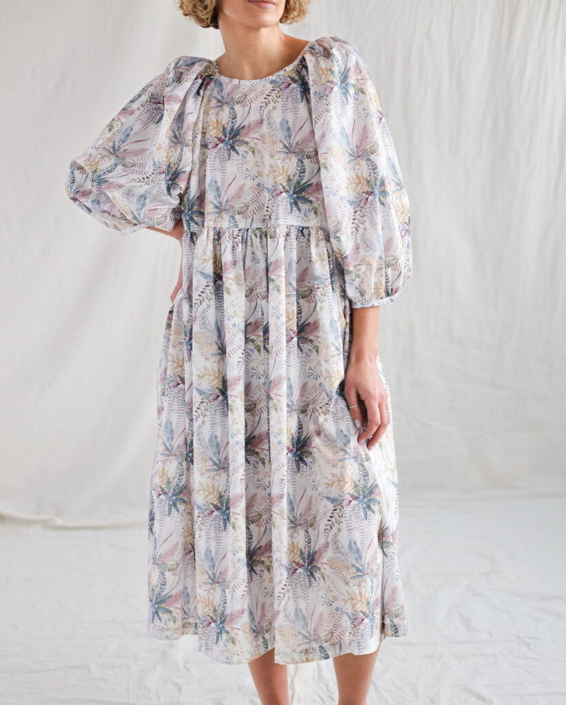 Oversized reversible floral print dress ADEOYE - Image 4