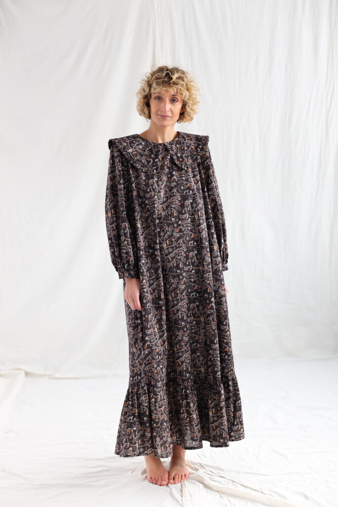 Large collar maxi vintage chain print dress AUBREY - Image 1